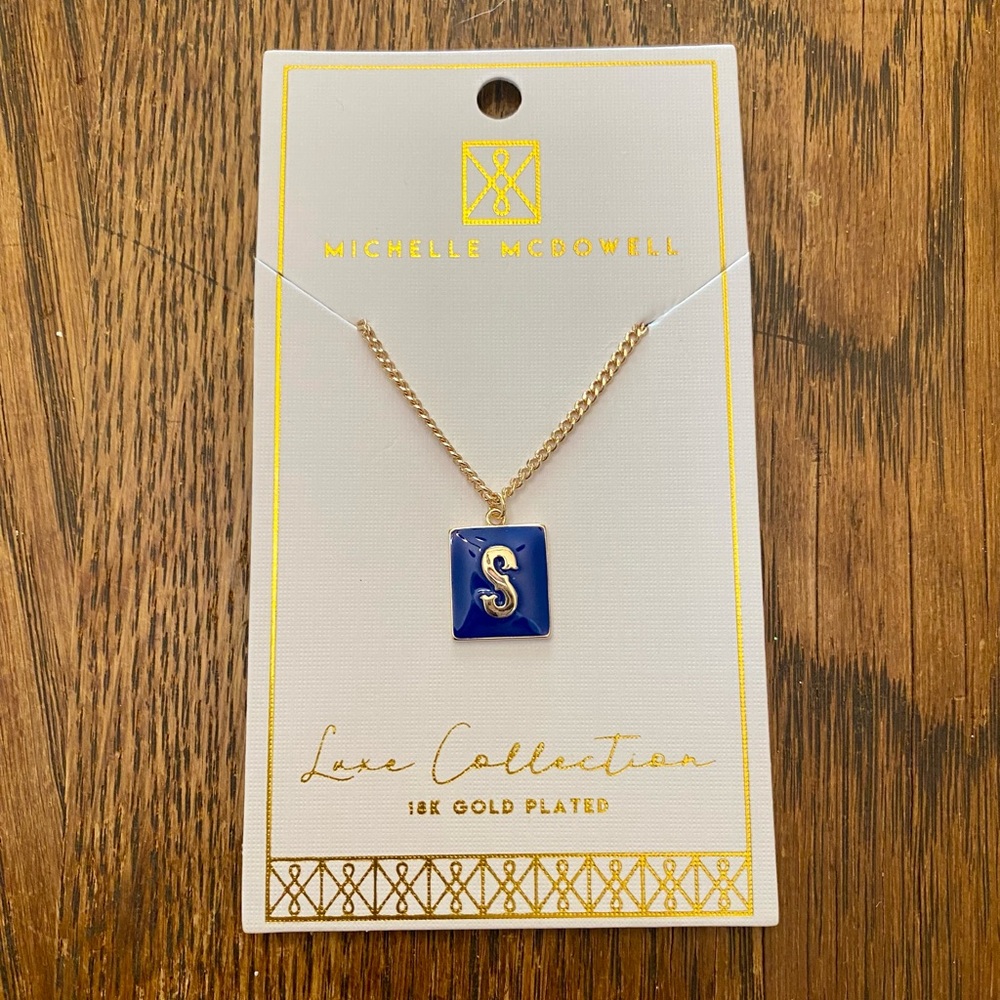 New S necklace in navy